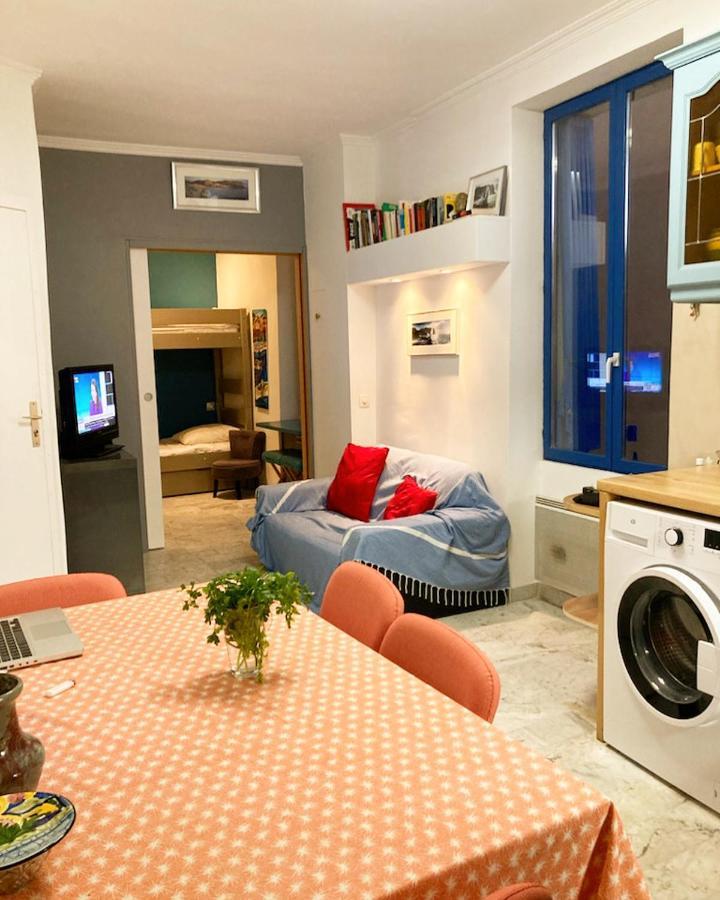 Au Coeur De Cassis Apartment Bagian luar foto
